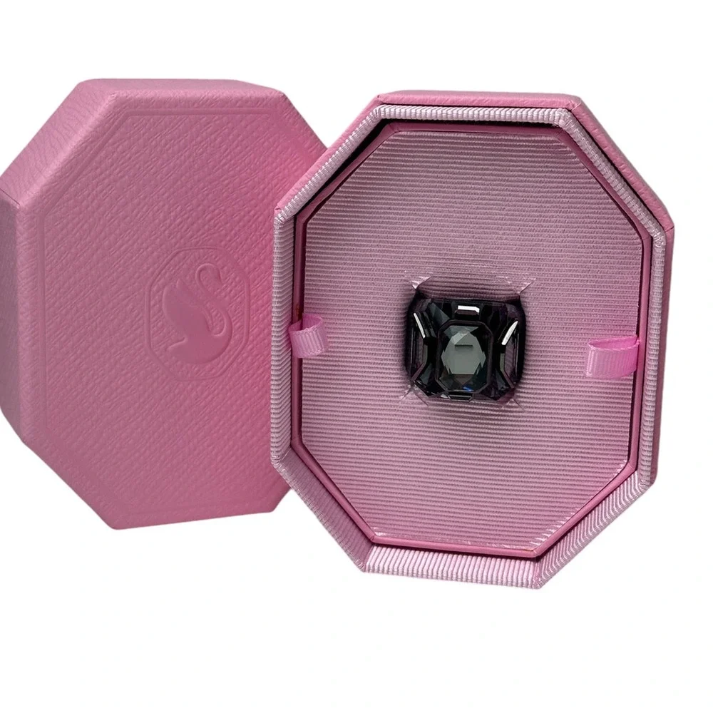 Swarovski Chroma cocktail ring Black, Ruthenium plated 52 EUR / 6 USA